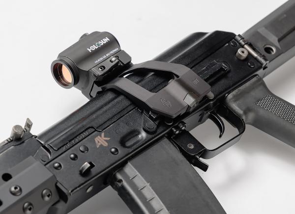 Боковой кронштейн SAG для установки ACOG/коллиматора на АК, АКМ, АК47, АК74, ВПО и аналоги картинка анонса на сайте WHT.ru