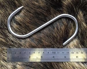 Двойной S-крюк 160х8 мм из нержавеющей стали для подвешивания мяса дичи весом до 100 кг картинка анонса на сайте WHT.ru